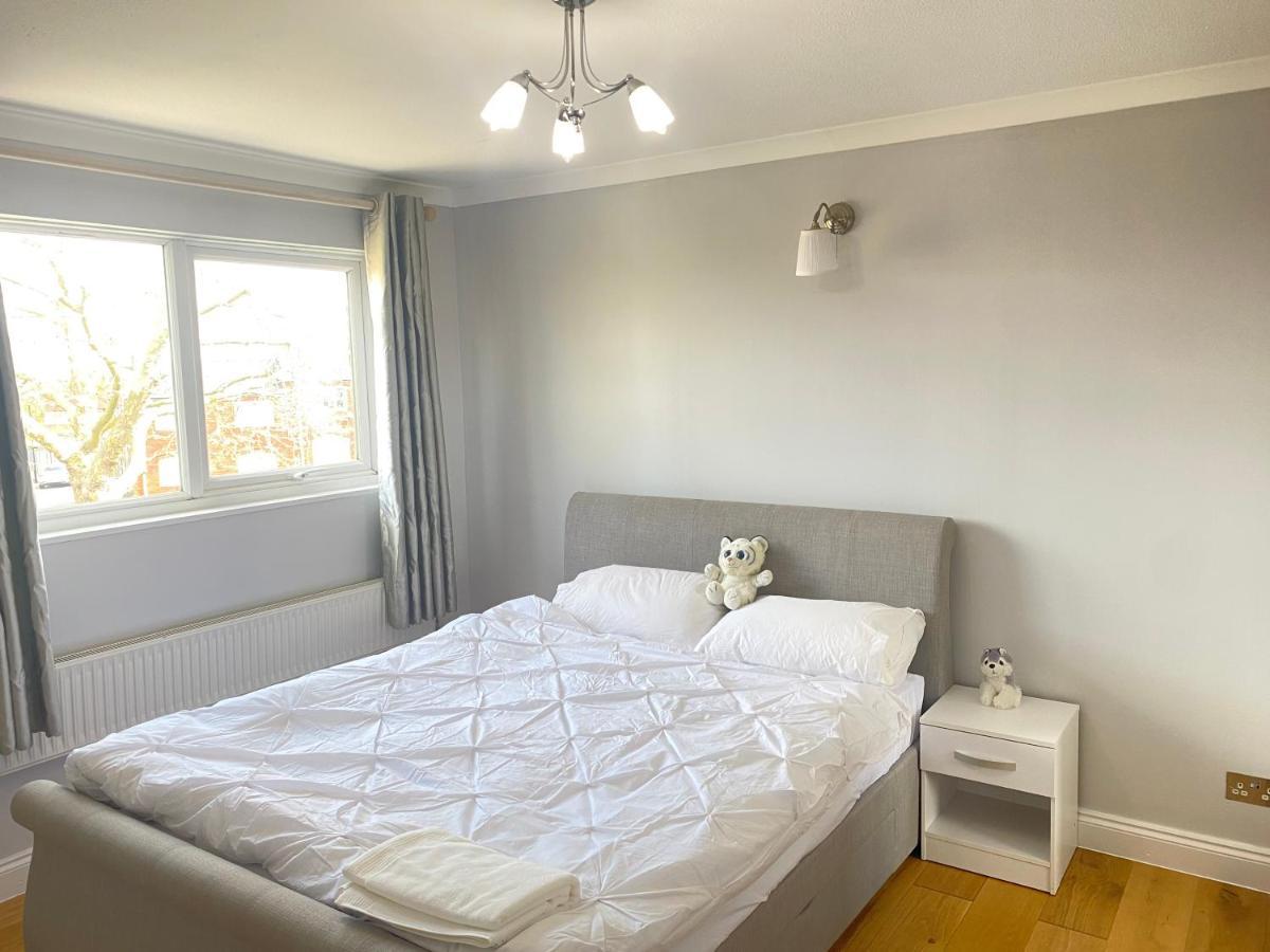 Three Bedrooms House In Виндзор Экстерьер фото